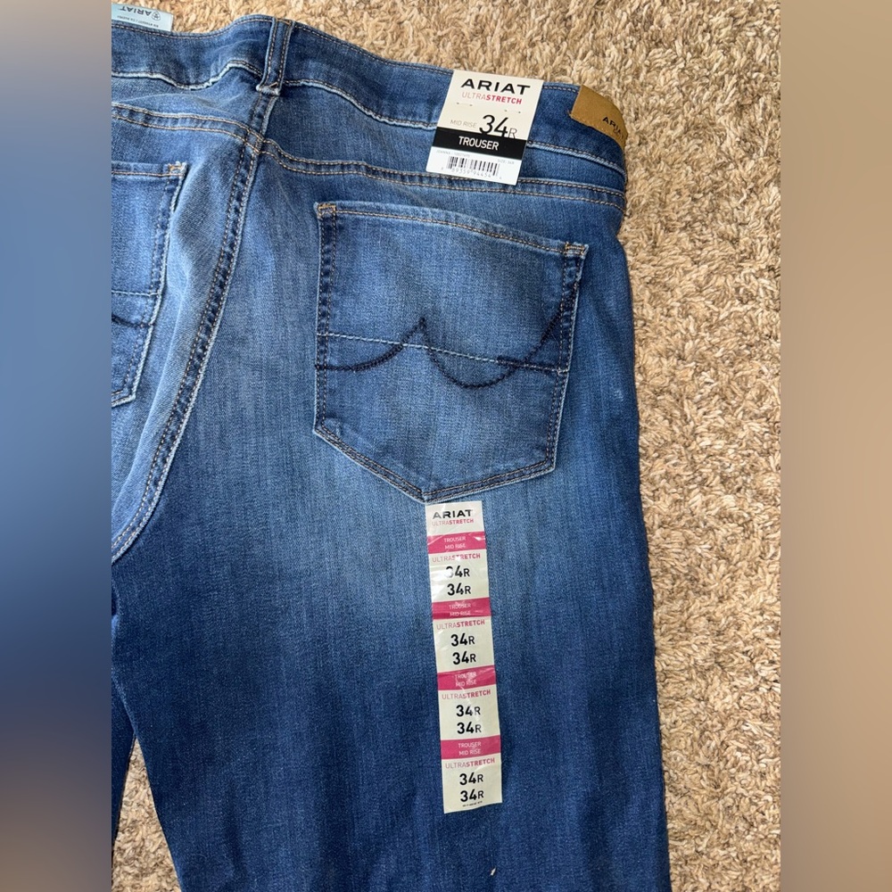 NWT Women’s Ariat Bootcut Jeans 34 Regular